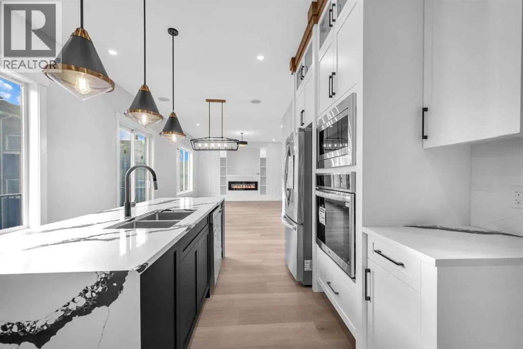 327 Kinniburgh Place