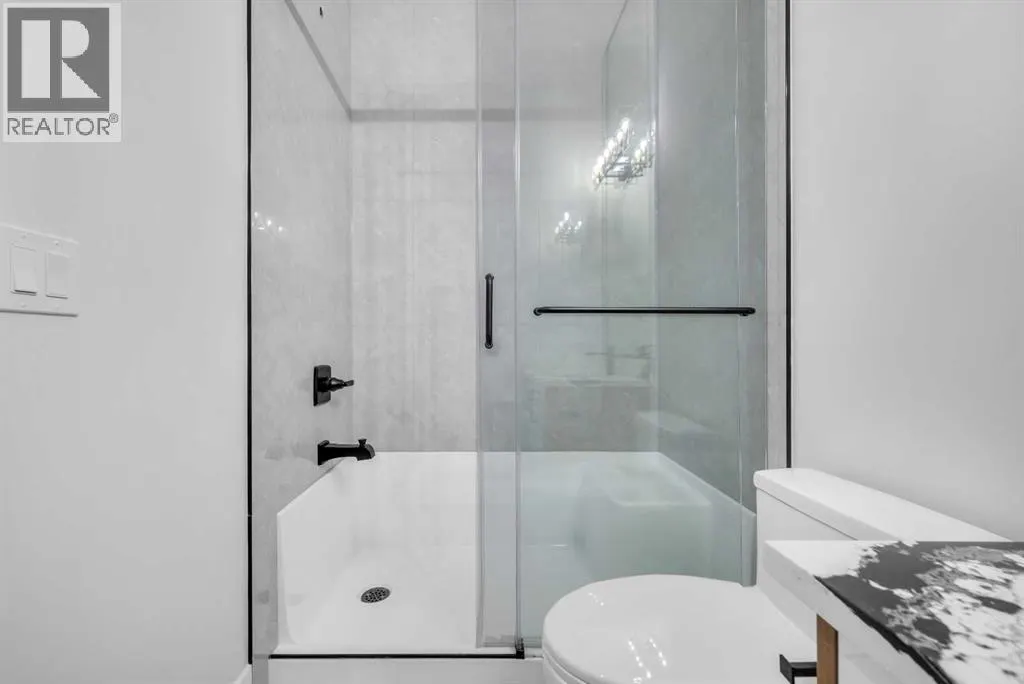 327 Kinniburgh Place