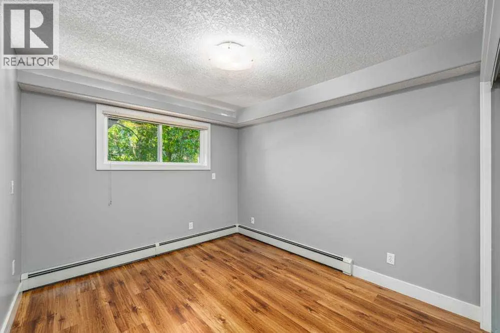 202, 333 5 Avenue NE