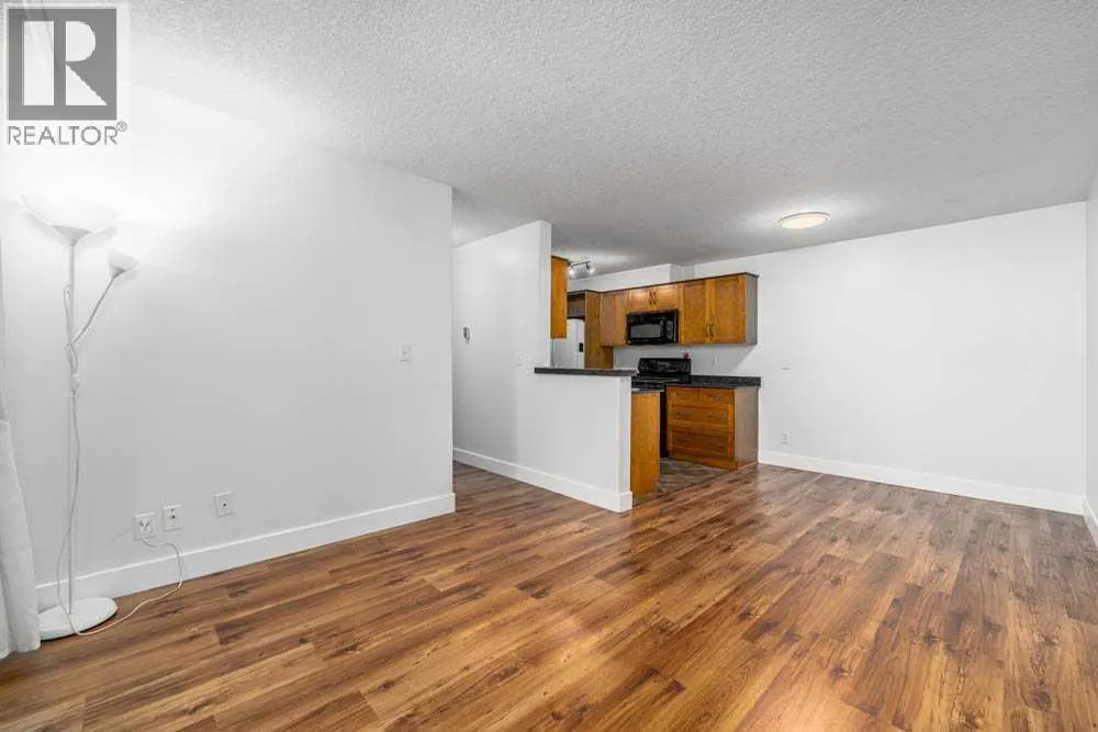 202, 333 5 Avenue NE