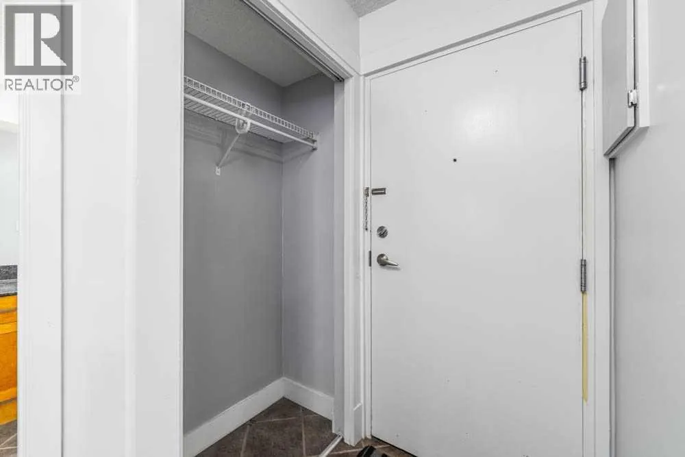 202, 333 5 Avenue NE