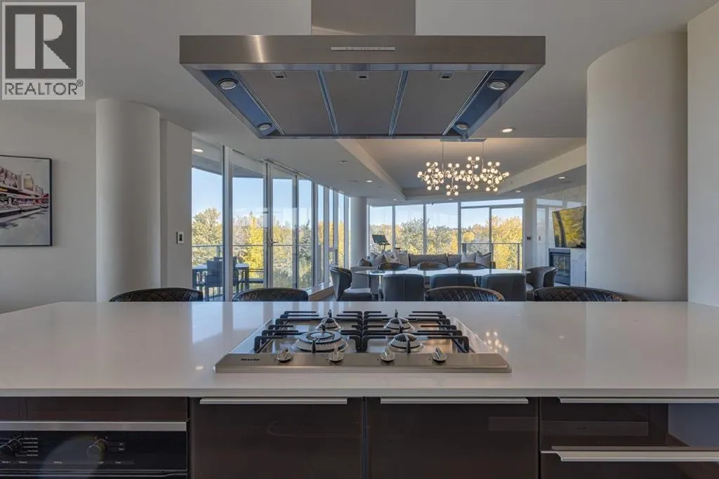 412, 738 1 Avenue SW