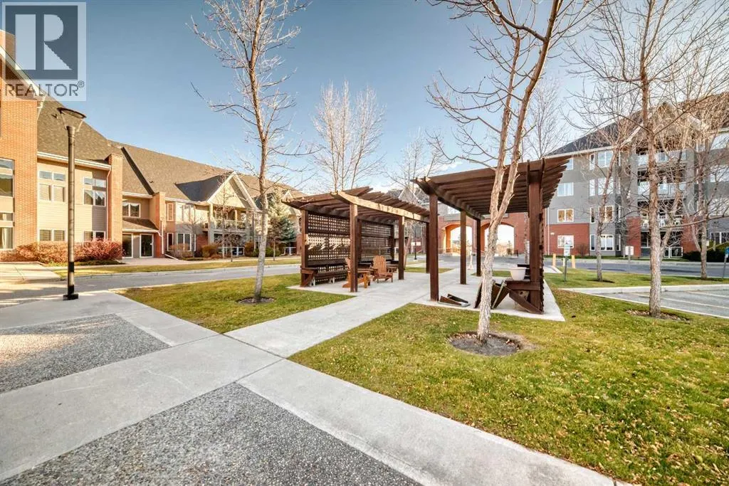 237, 15 Everstone Drive SW