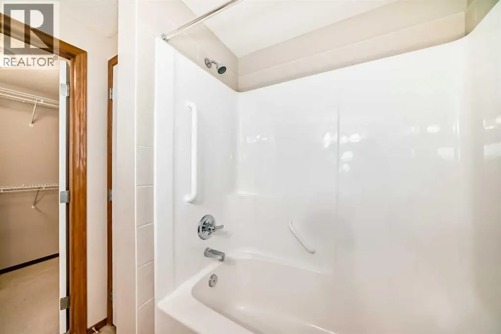 237, 15 Everstone Drive SW