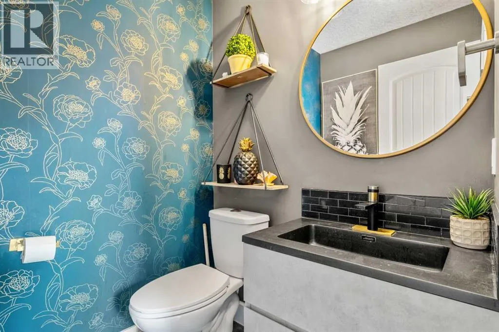 216 Stonegate Place NW