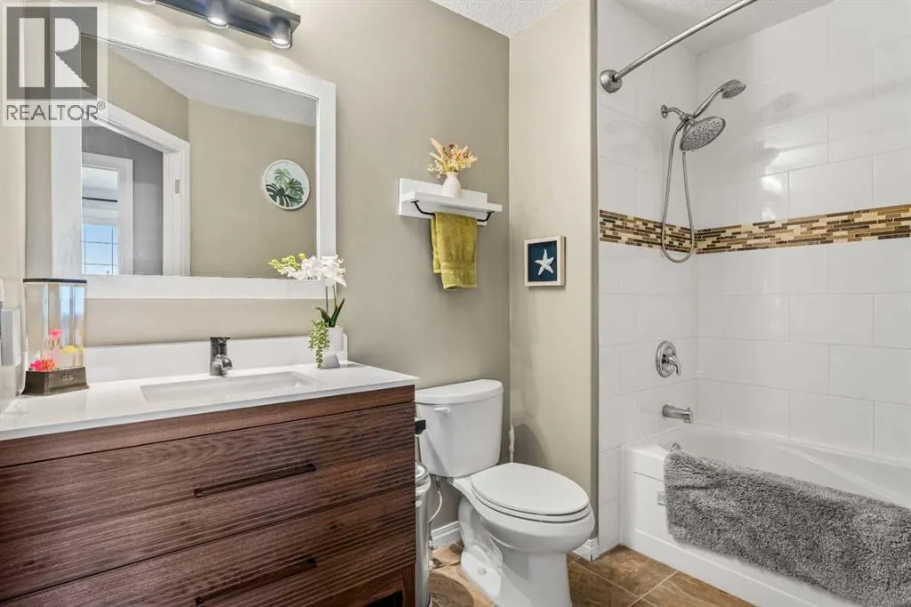 216 Stonegate Place NW