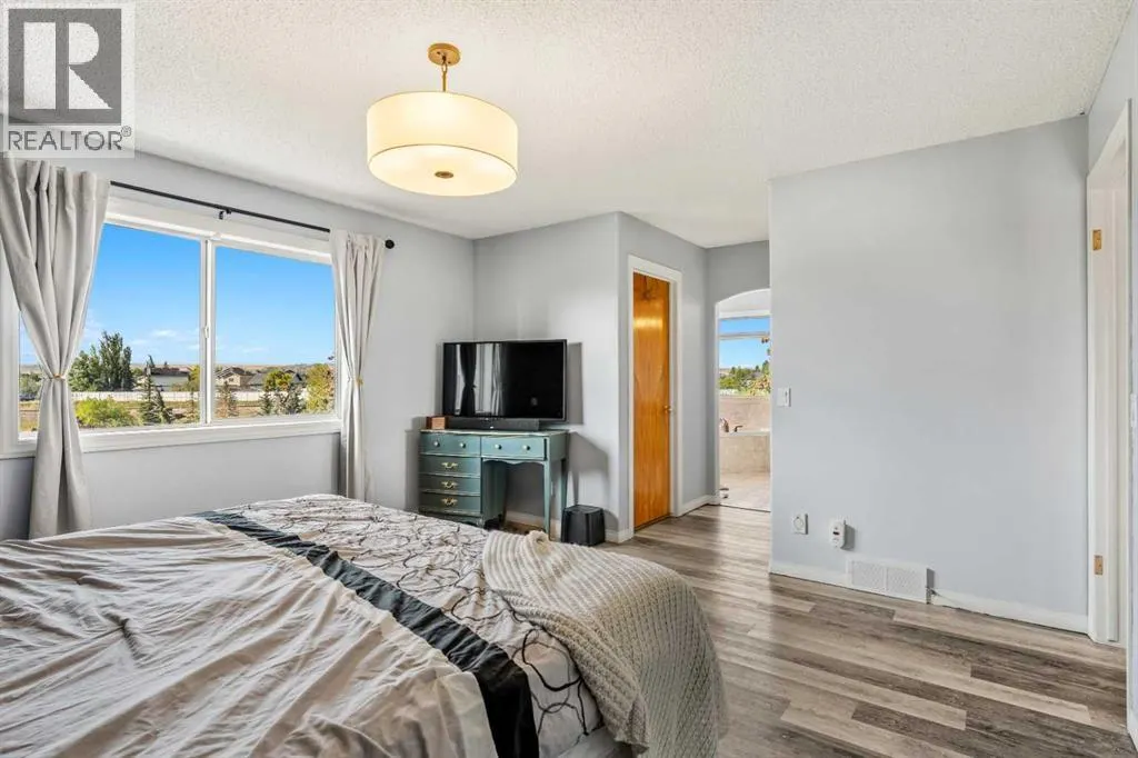 216 Stonegate Place NW