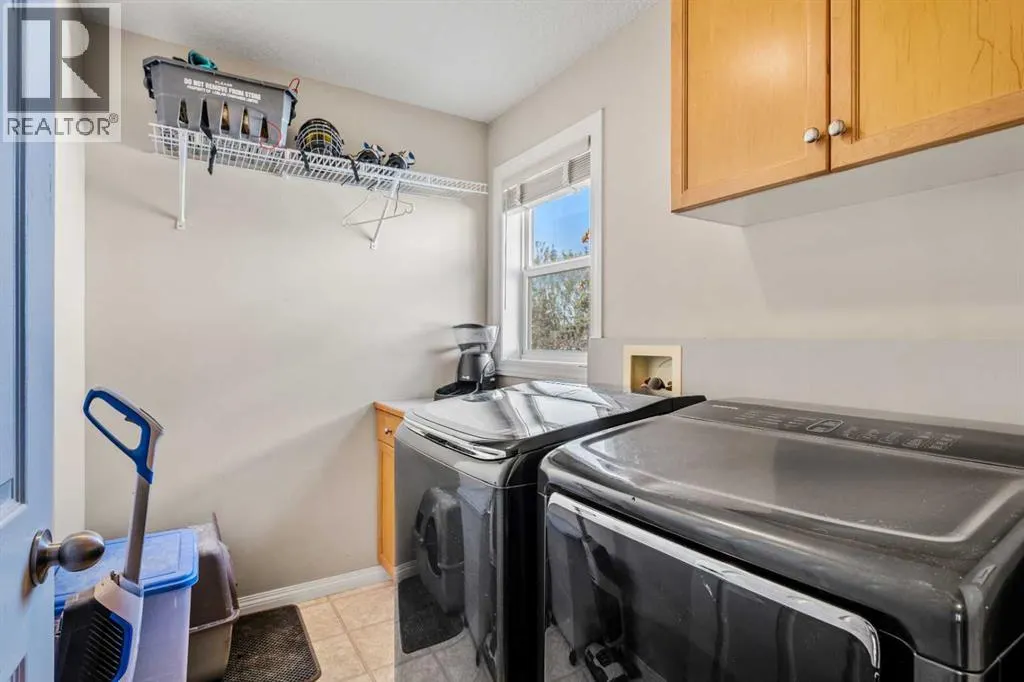 216 Stonegate Place NW