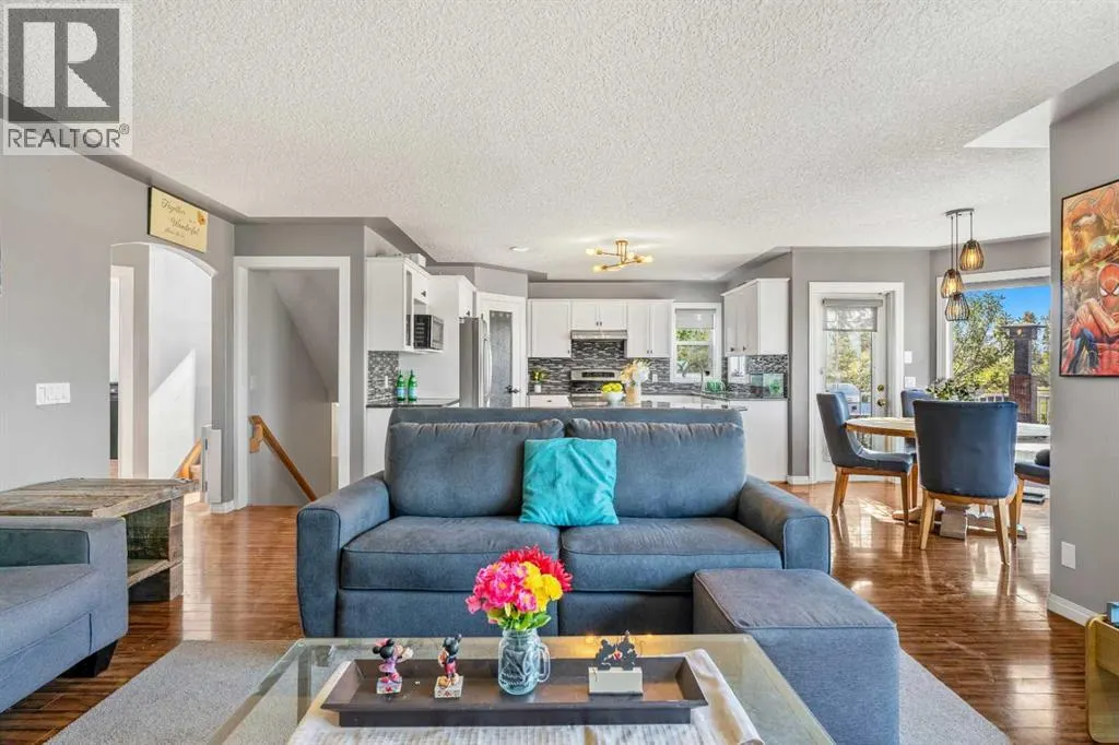 216 Stonegate Place NW