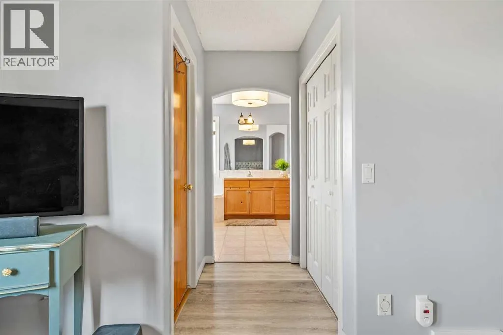 216 Stonegate Place NW