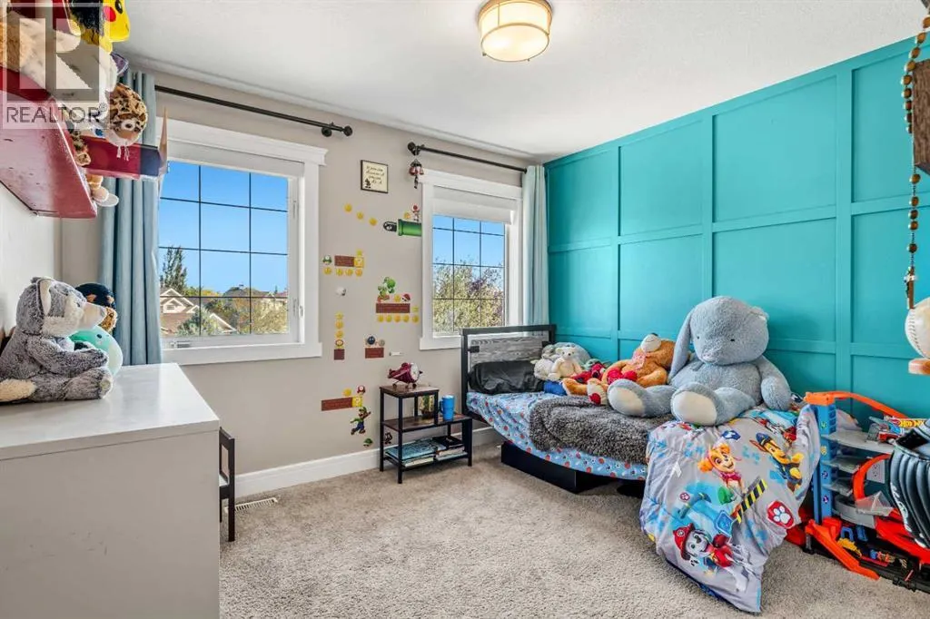 216 Stonegate Place NW