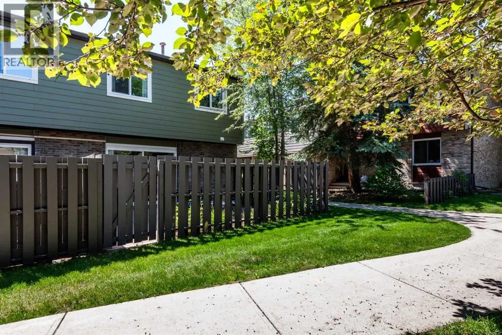 17, 210 86 Avenue SE