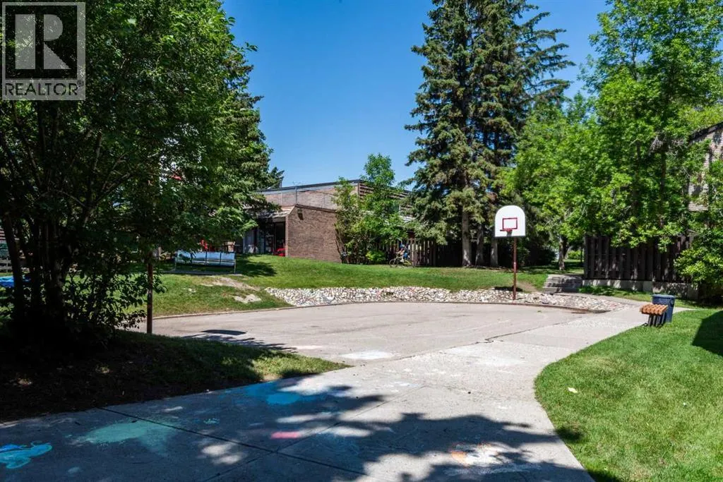 17, 210 86 Avenue SE