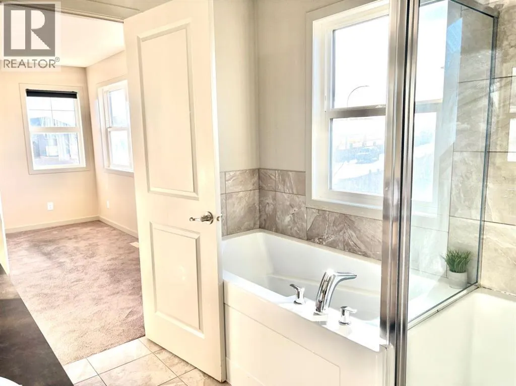 66 Evanscrest Terrace NW