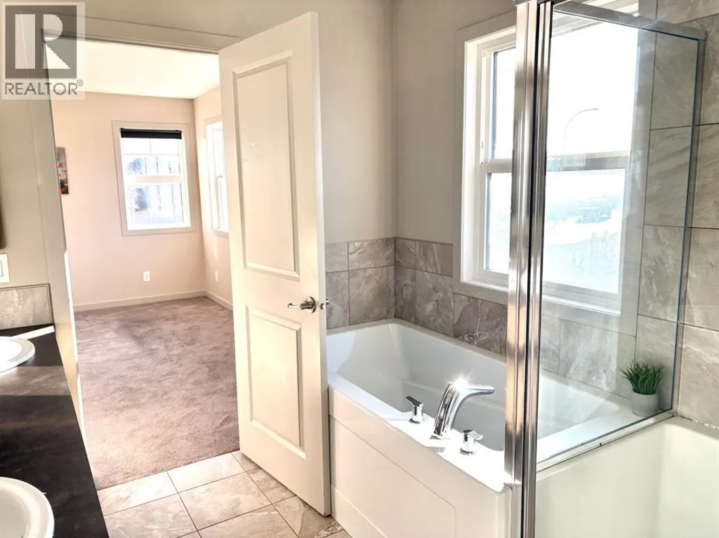 66 Evanscrest Terrace NW