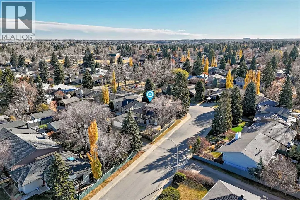 255 Parkwood Close SE