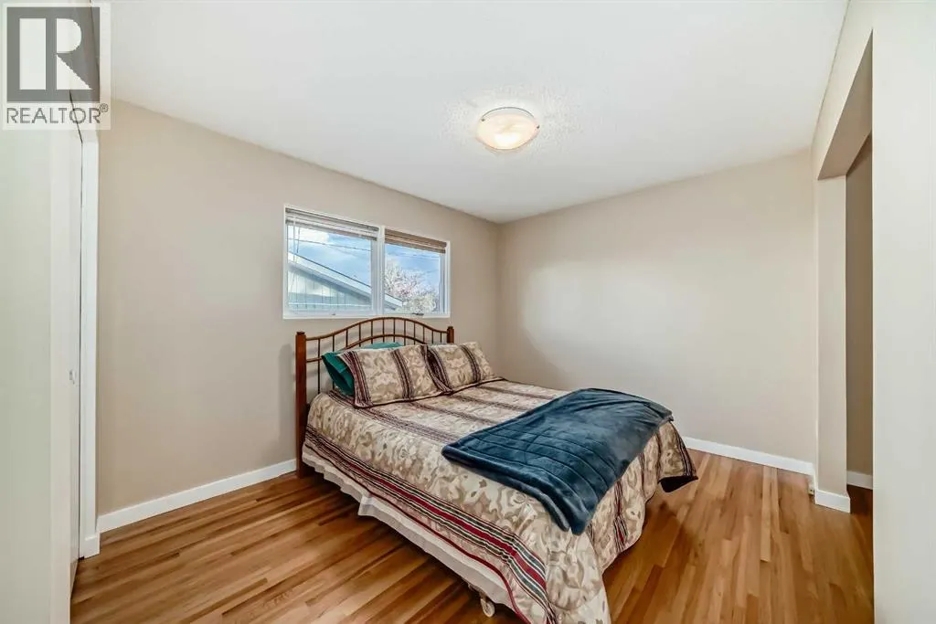 255 Parkwood Close SE