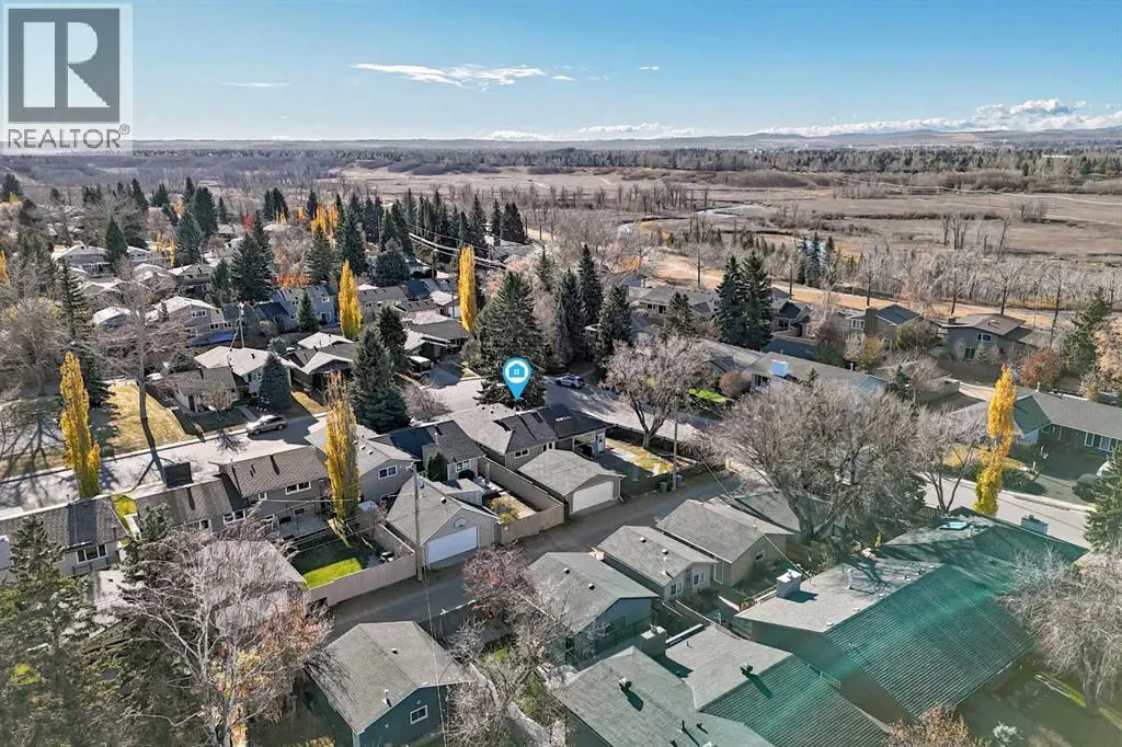 255 Parkwood Close SE