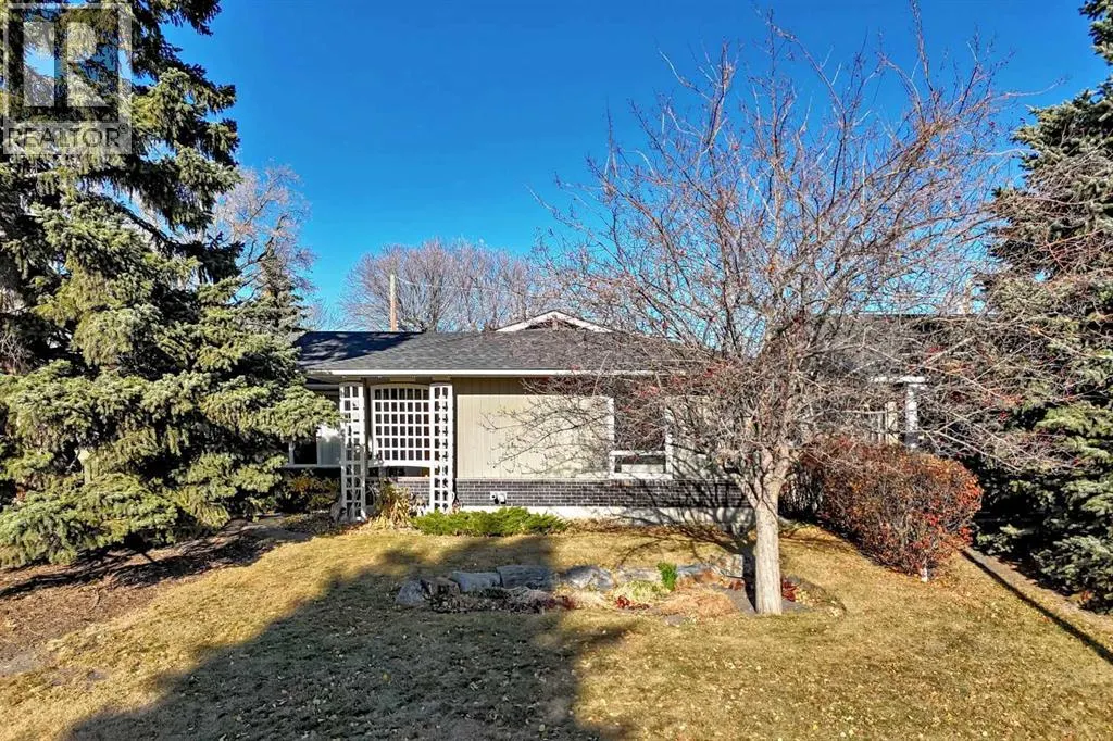 255 Parkwood Close SE