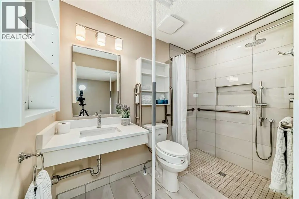 255 Parkwood Close SE