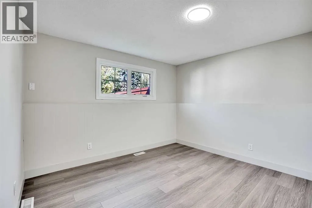 524 Whitehorn Way NE