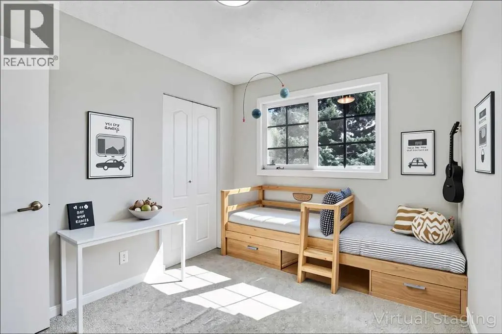 524 Whitehorn Way NE