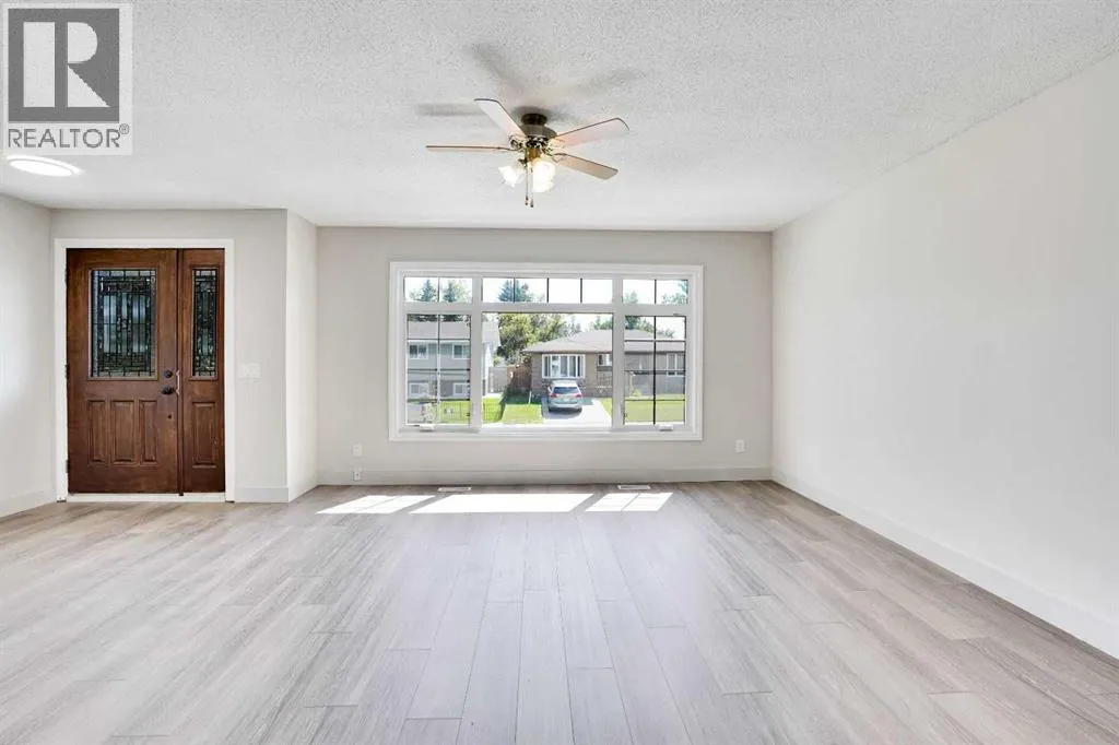 524 Whitehorn Way NE