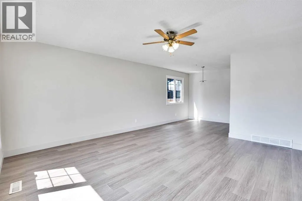 524 Whitehorn Way NE