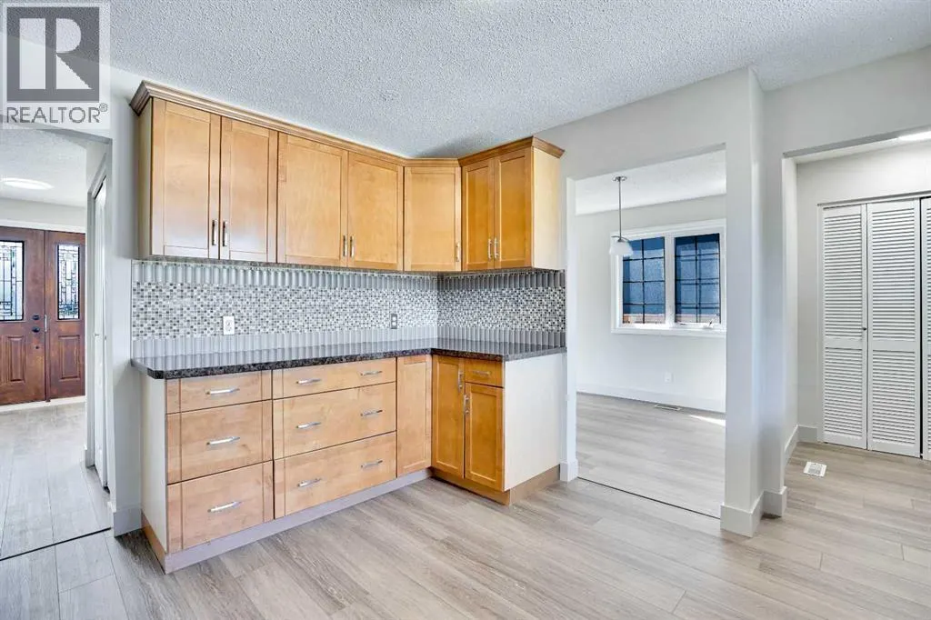 524 Whitehorn Way NE