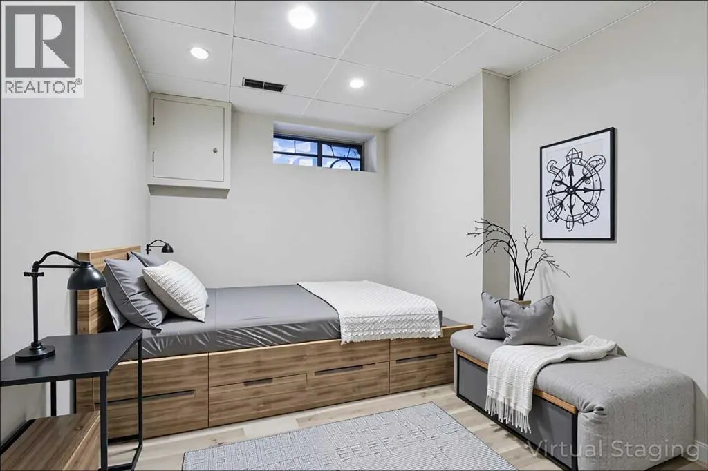 524 Whitehorn Way NE