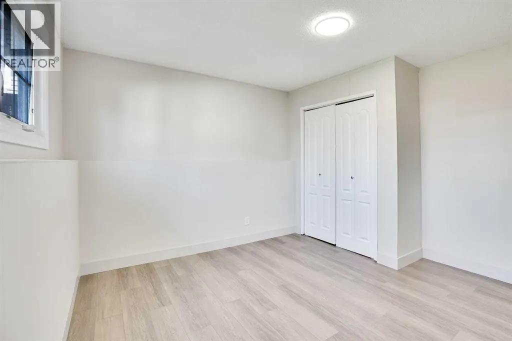 524 Whitehorn Way NE