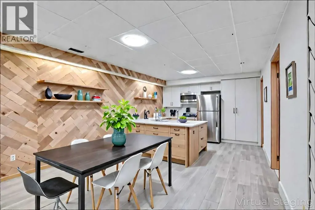 524 Whitehorn Way NE