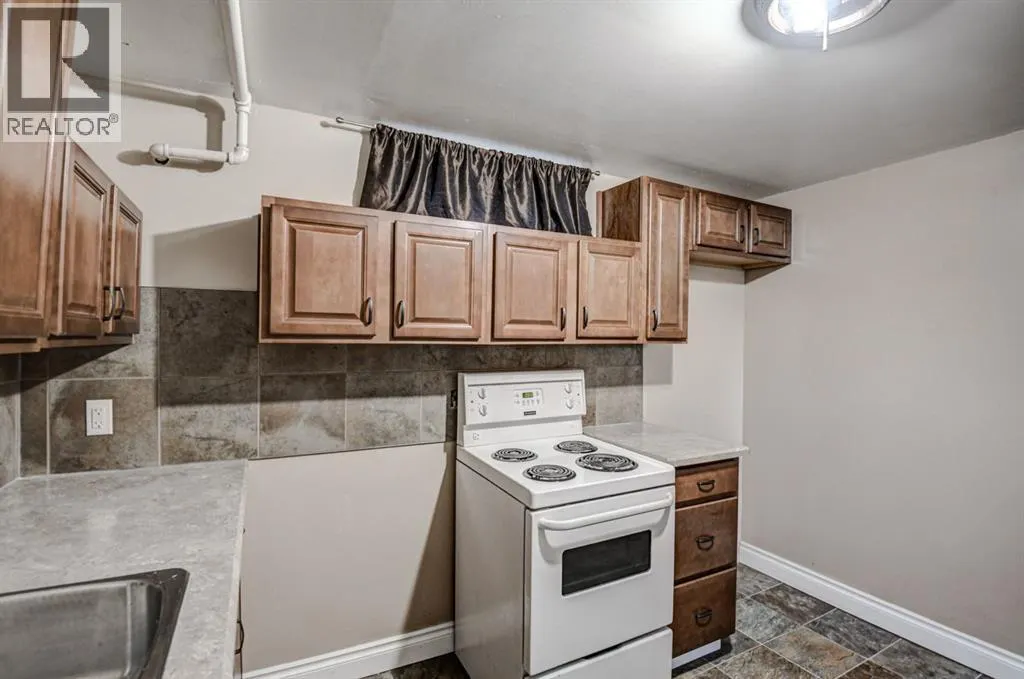 6011 Centre Street NW