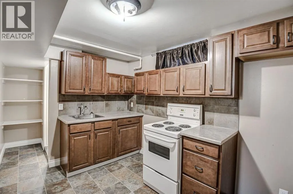 6011 Centre Street NW