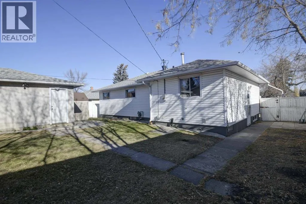 6011 Centre Street NW