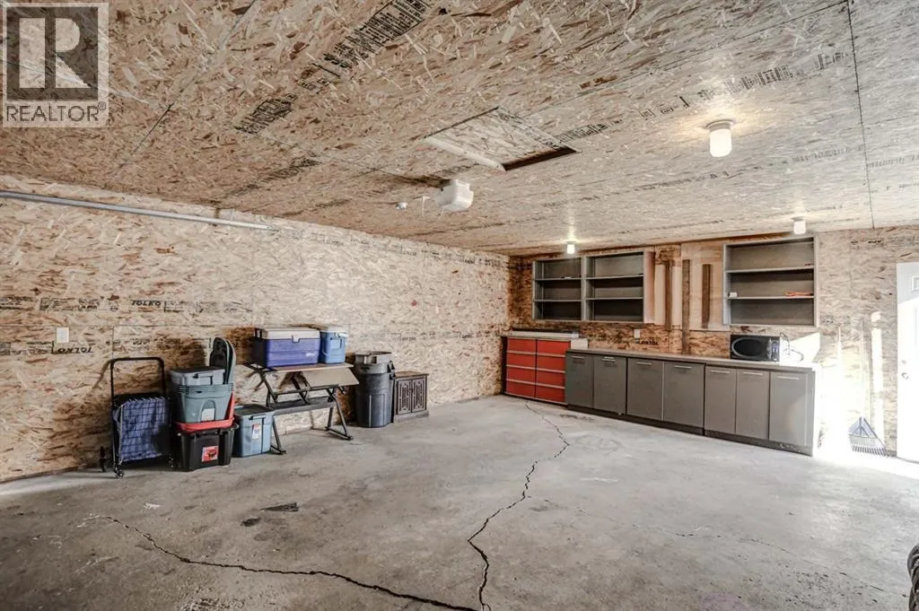 6011 Centre Street NW