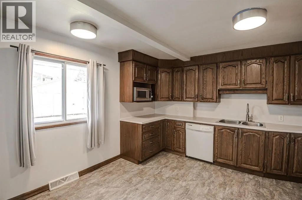 6011 Centre Street NW