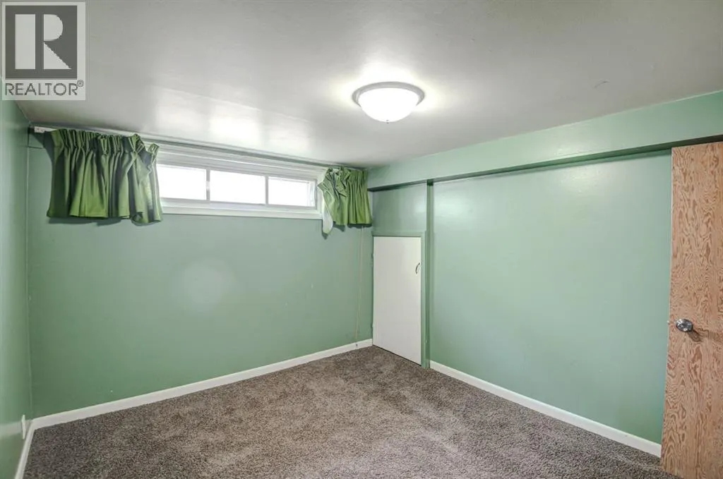 6011 Centre Street NW