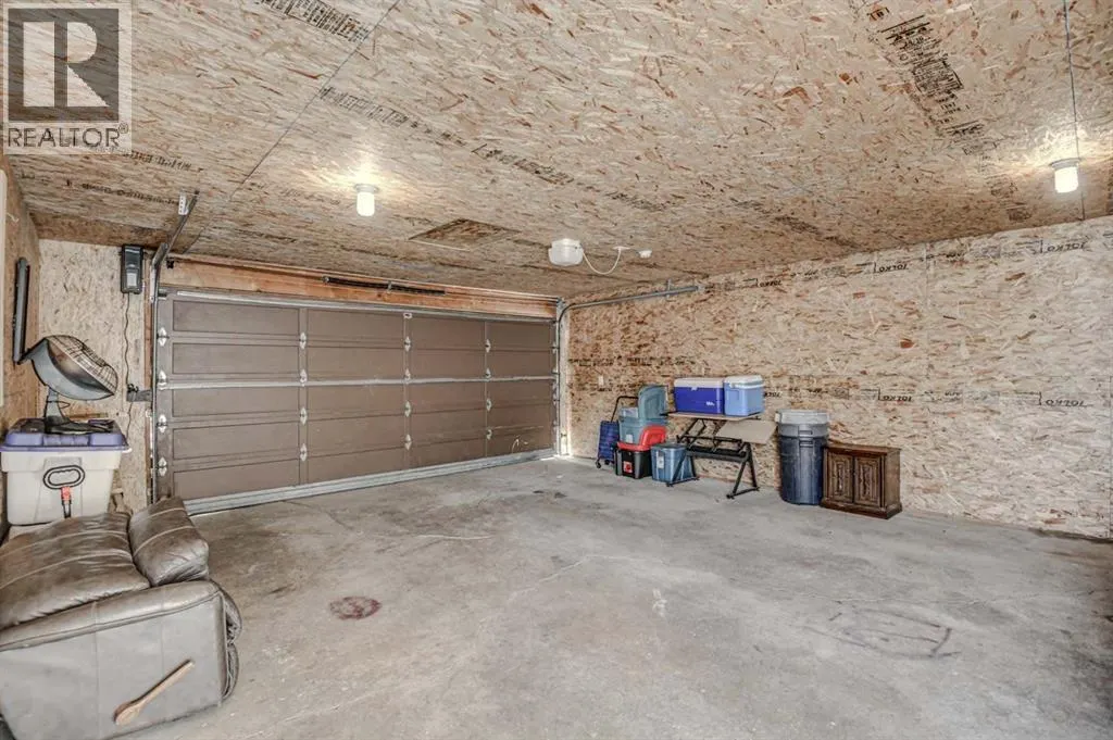 6011 Centre Street NW