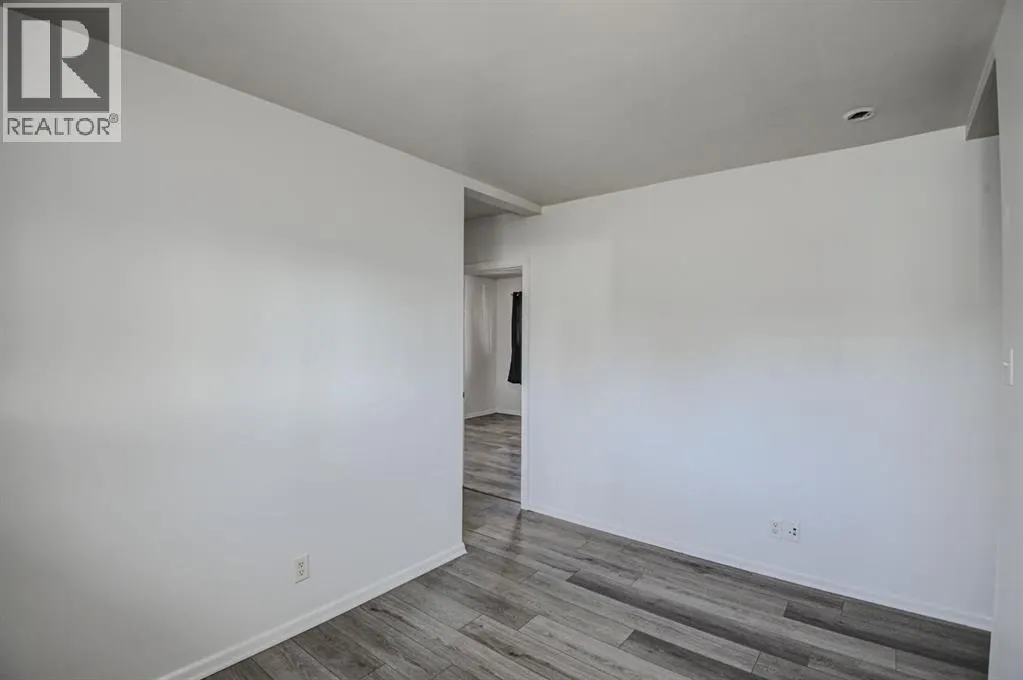 6011 Centre Street NW