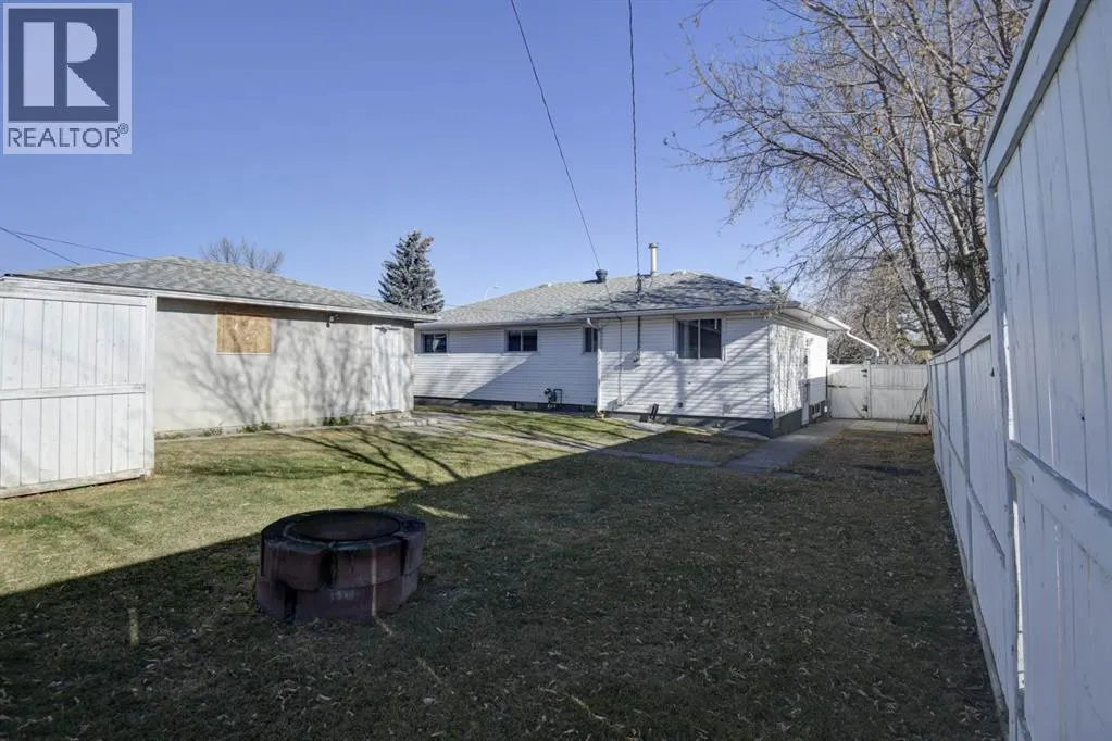 6011 Centre Street NW