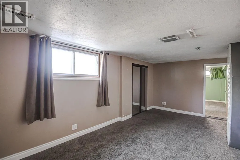 6011 Centre Street NW