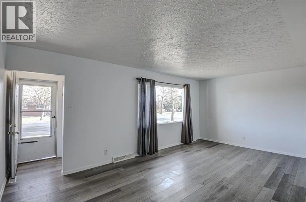 6011 Centre Street NW