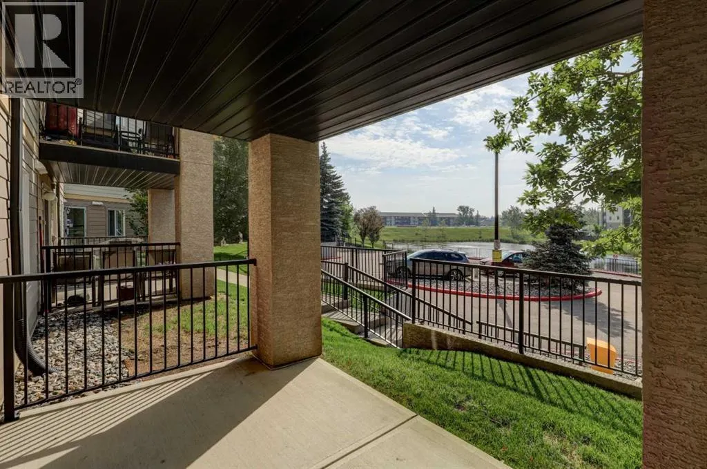 8118, 304 Mackenzie Way SW