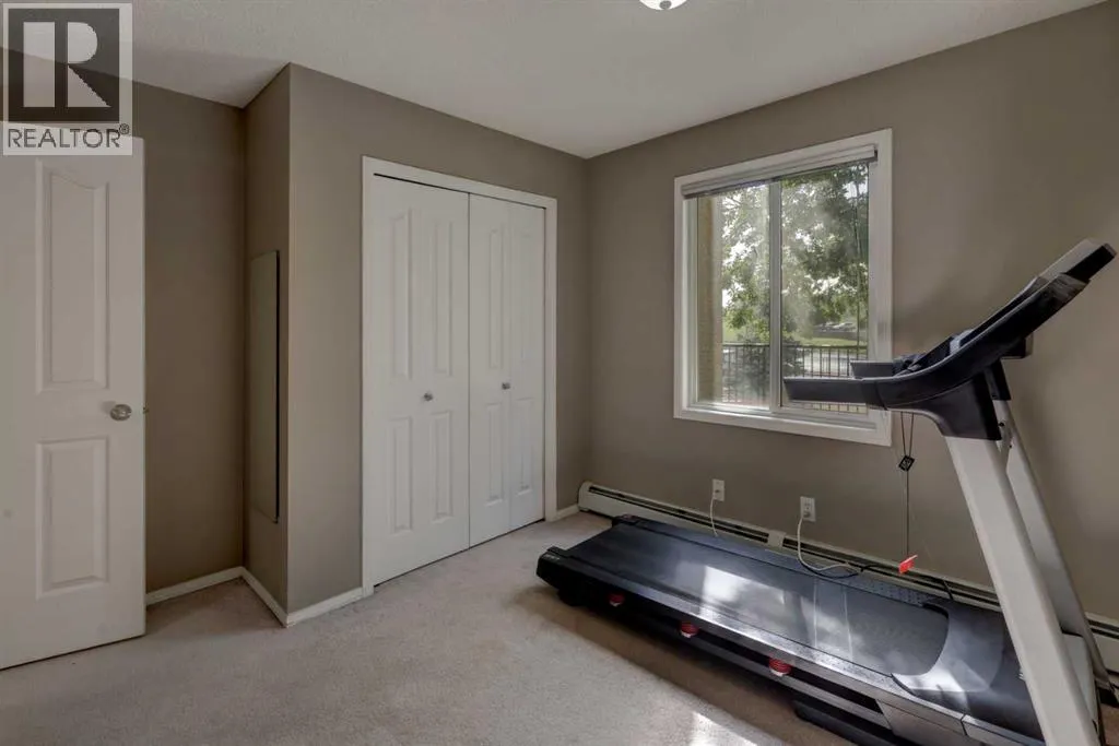 8118, 304 Mackenzie Way SW