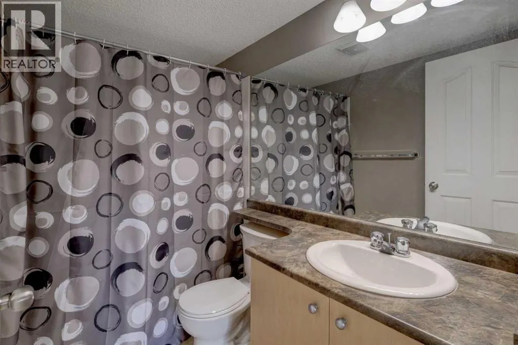 8118, 304 Mackenzie Way SW