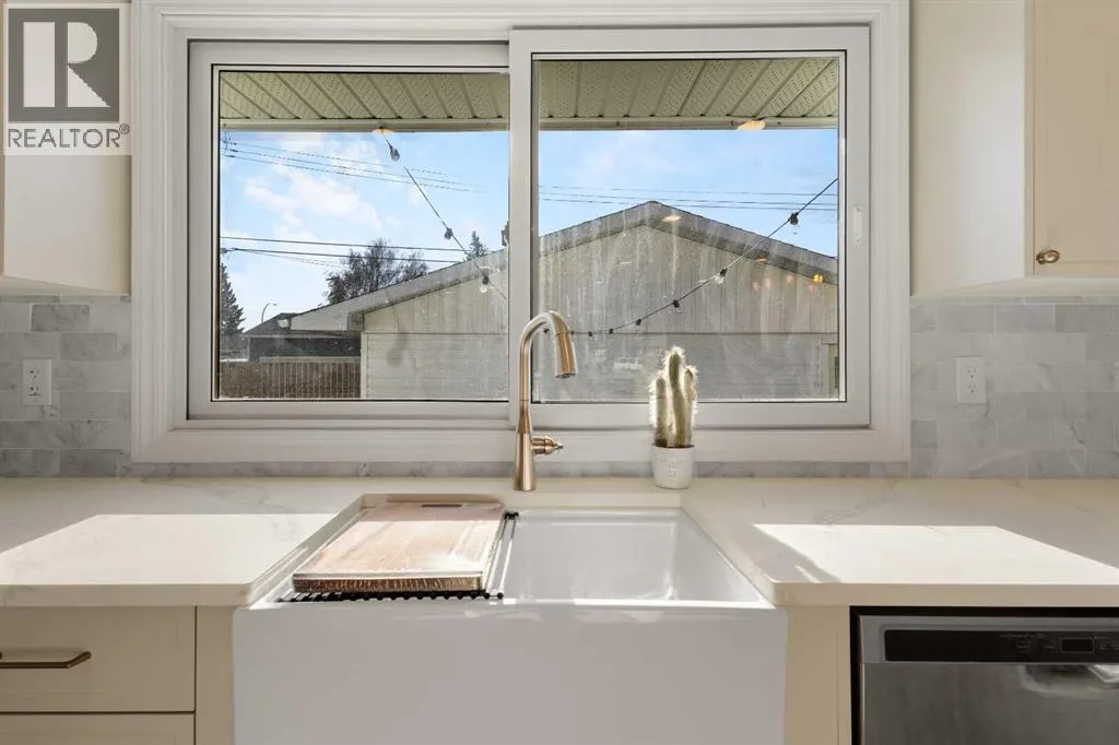 4812 Verona Drive NW