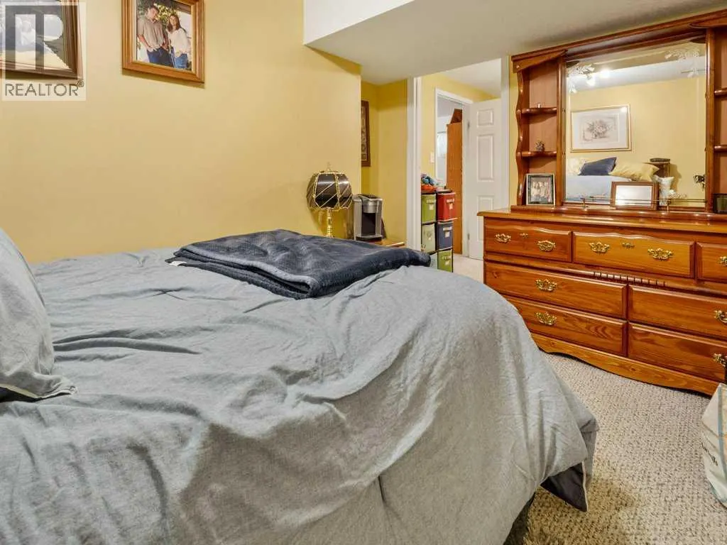 425 FAIRMOU Boulevard S