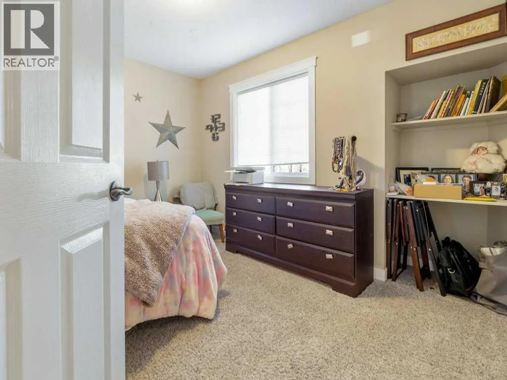 425 FAIRMOU Boulevard S