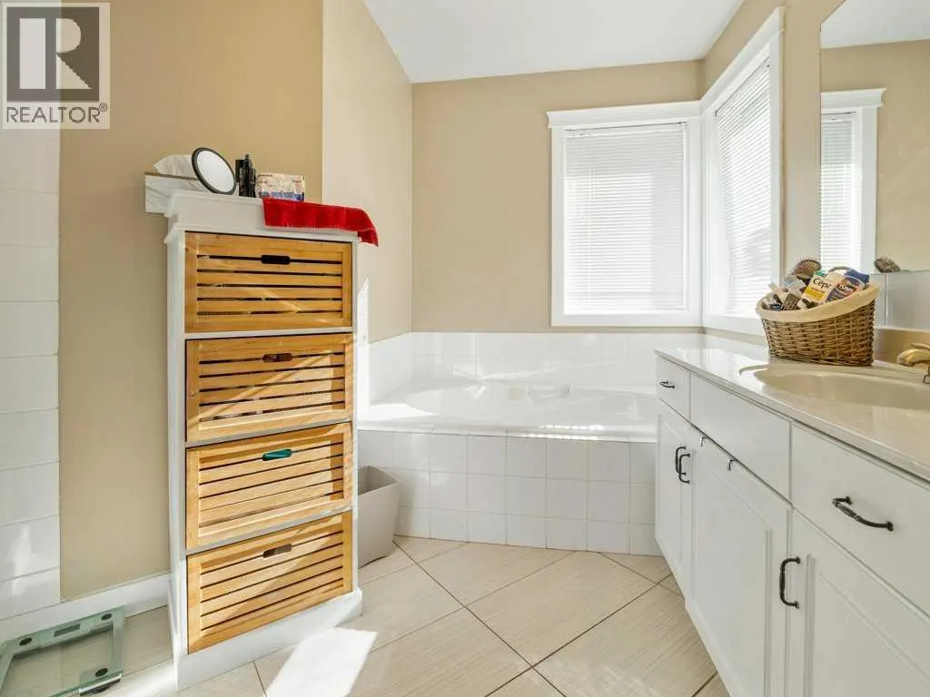 425 FAIRMOU Boulevard S